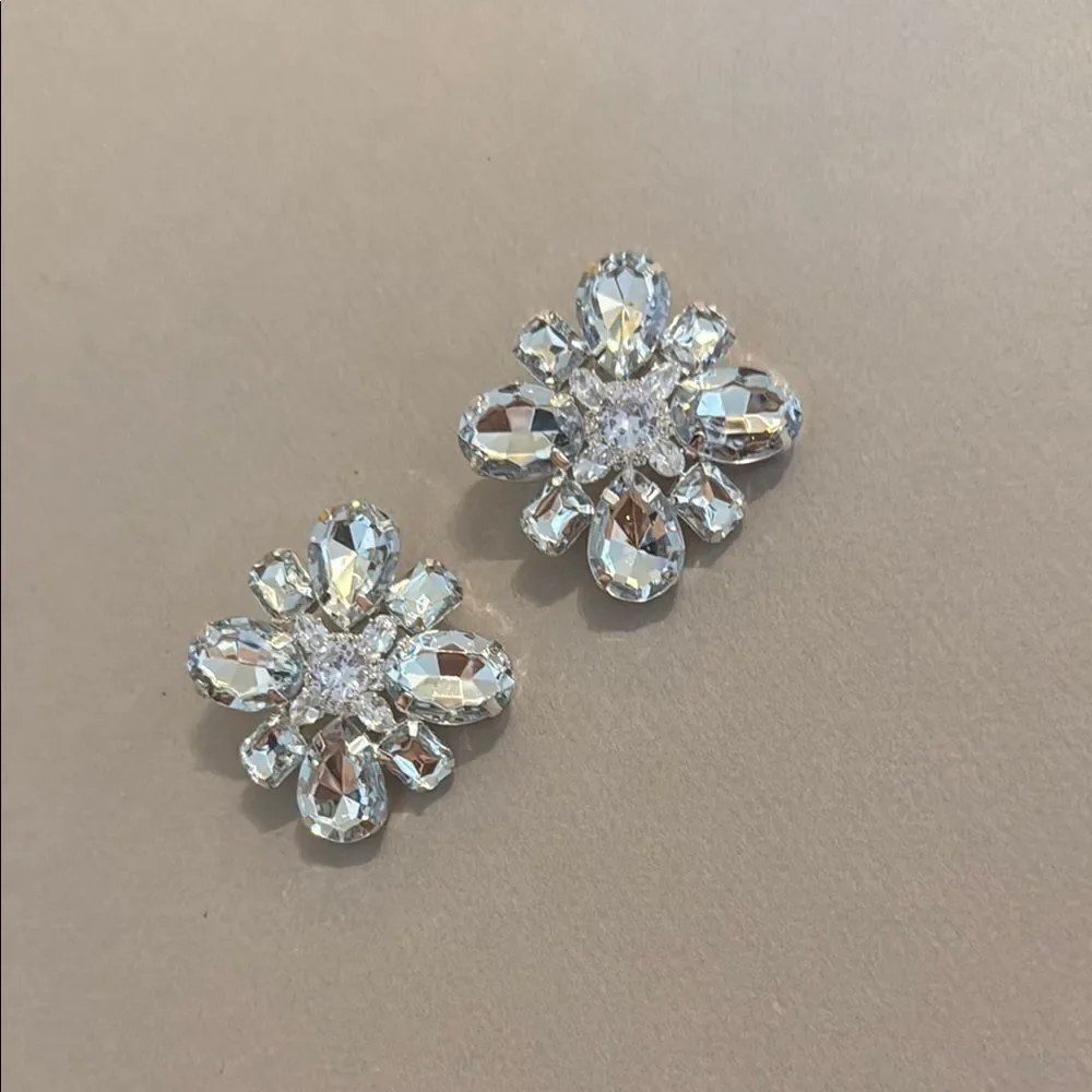 Silver Flower Earrings M429